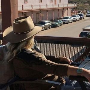 Meet your Posher, Sharon